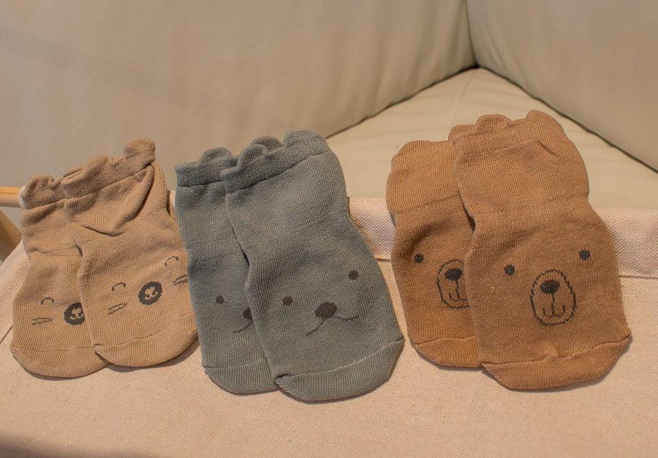 Baby’s First Steps Unisex Grip Sockies 3 pack